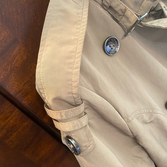 ❌SOLD❌BCBGMaxAzria Trench Coat Size Medium - Picture 10 of 16